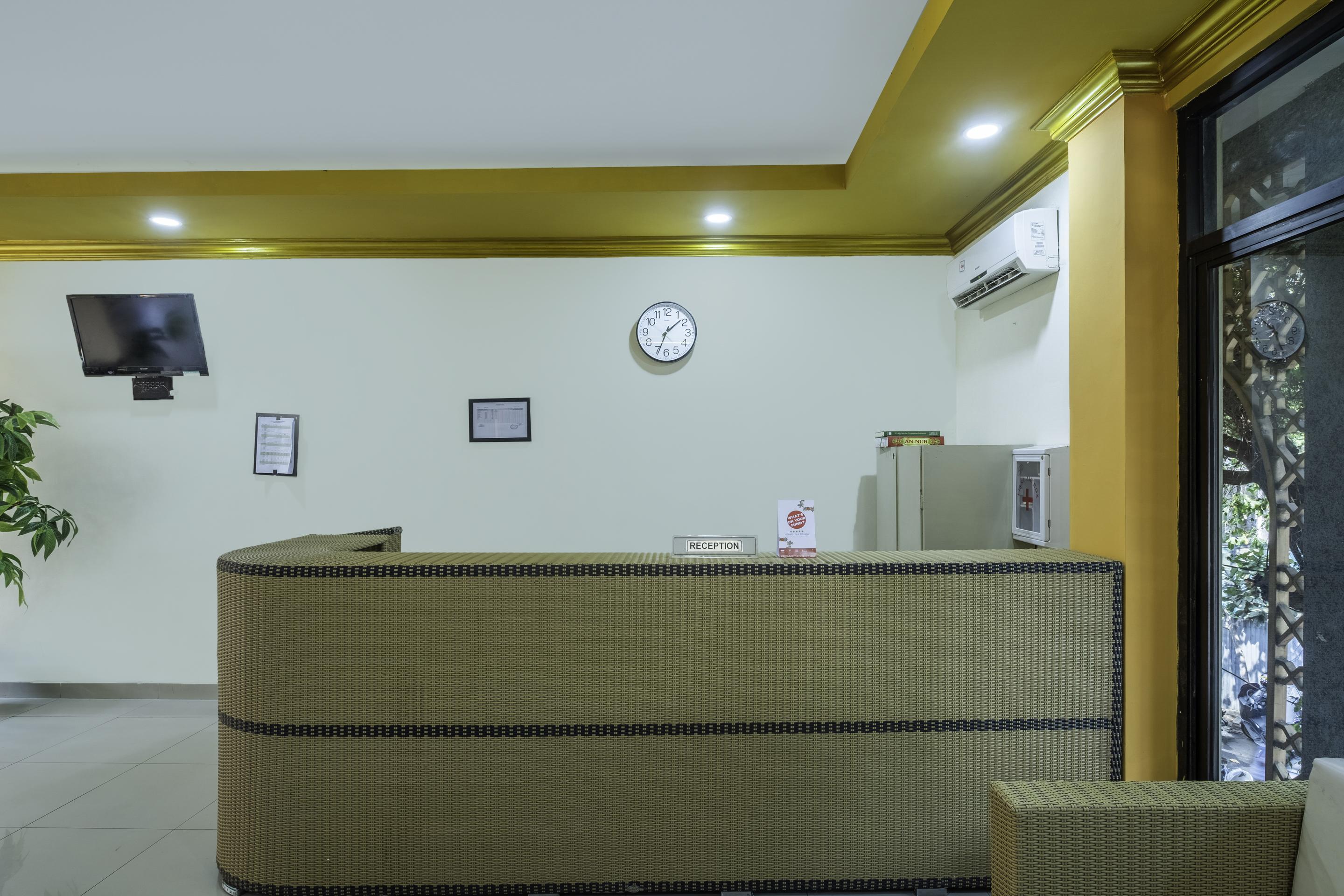 Oyo 2132 Pondok Avicenna Чиребон Екстер'єр фото