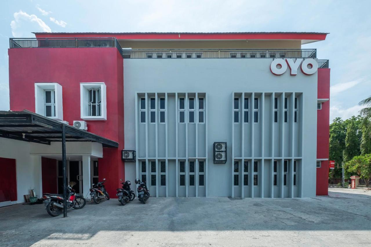 Oyo 2132 Pondok Avicenna Чиребон Екстер'єр фото